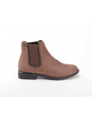 DIFFERENT Botas Rasteiras Para Senhora Em Pele De Pessego Cor Taupe Com Elastico Lateral E Fio De Contas Prateadas Ref: 6857T